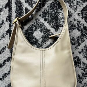 Coach Cream Leather Shoulder Bag Ergo 25